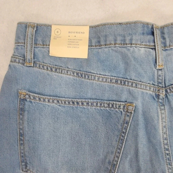 Universal Thread Boyfriend Jeans Women's 6 Light Wash Raw Hem Distressed New - Picture 8 of 8
